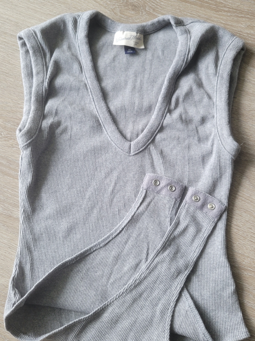 Universal Thread Heather Gray Ribbed V-Neck Sleeveless Bodysuit